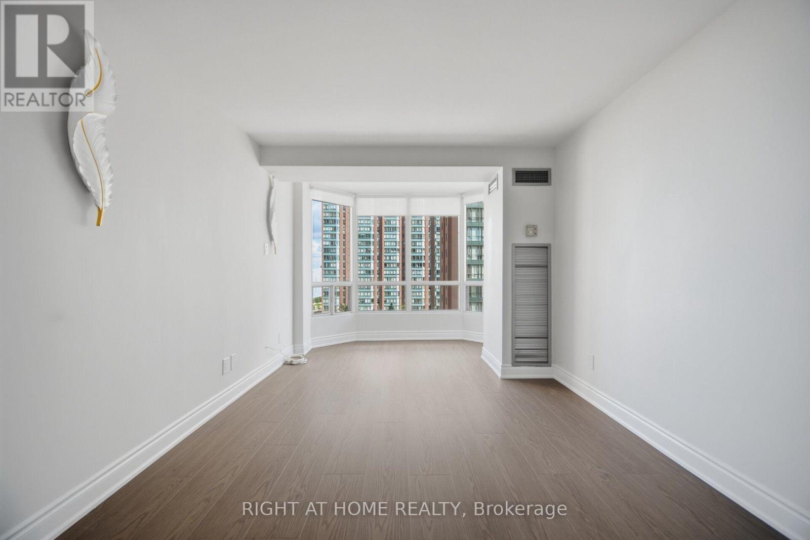 816 - 155 Hillcrest Avenue, Mississauga, Ontario  L5B 3Z2 - Photo 17 - W13777456