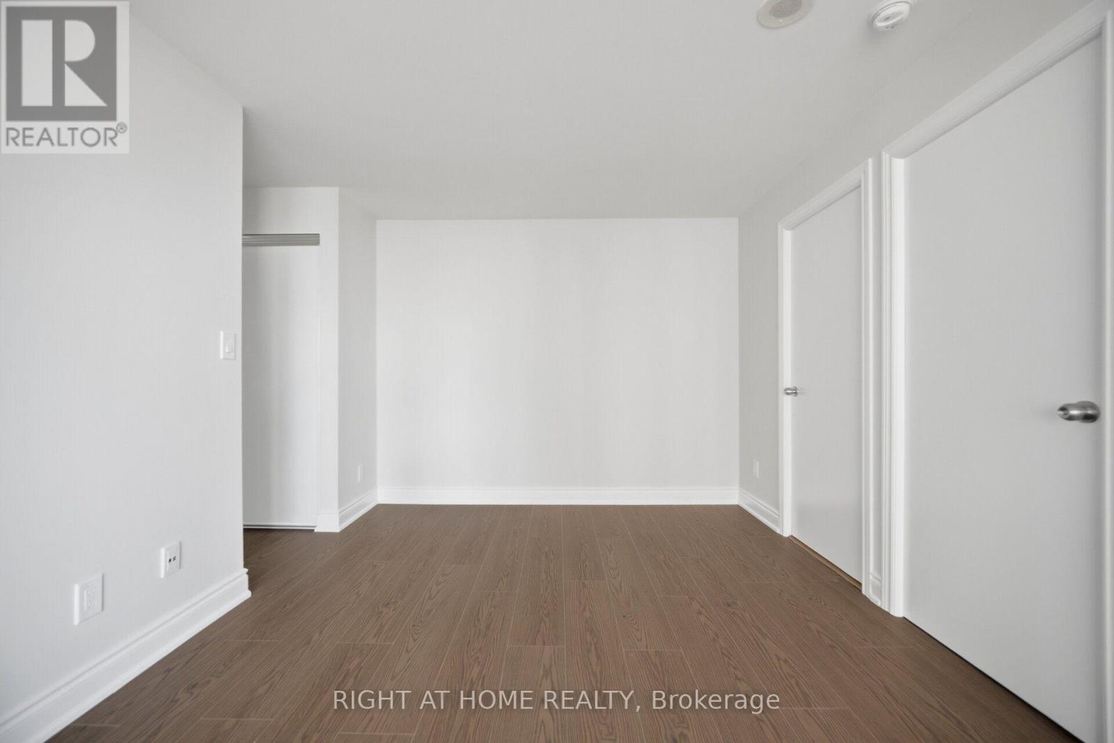 816 - 155 Hillcrest Avenue, Mississauga, Ontario  L5B 3Z2 - Photo 15 - W13777470