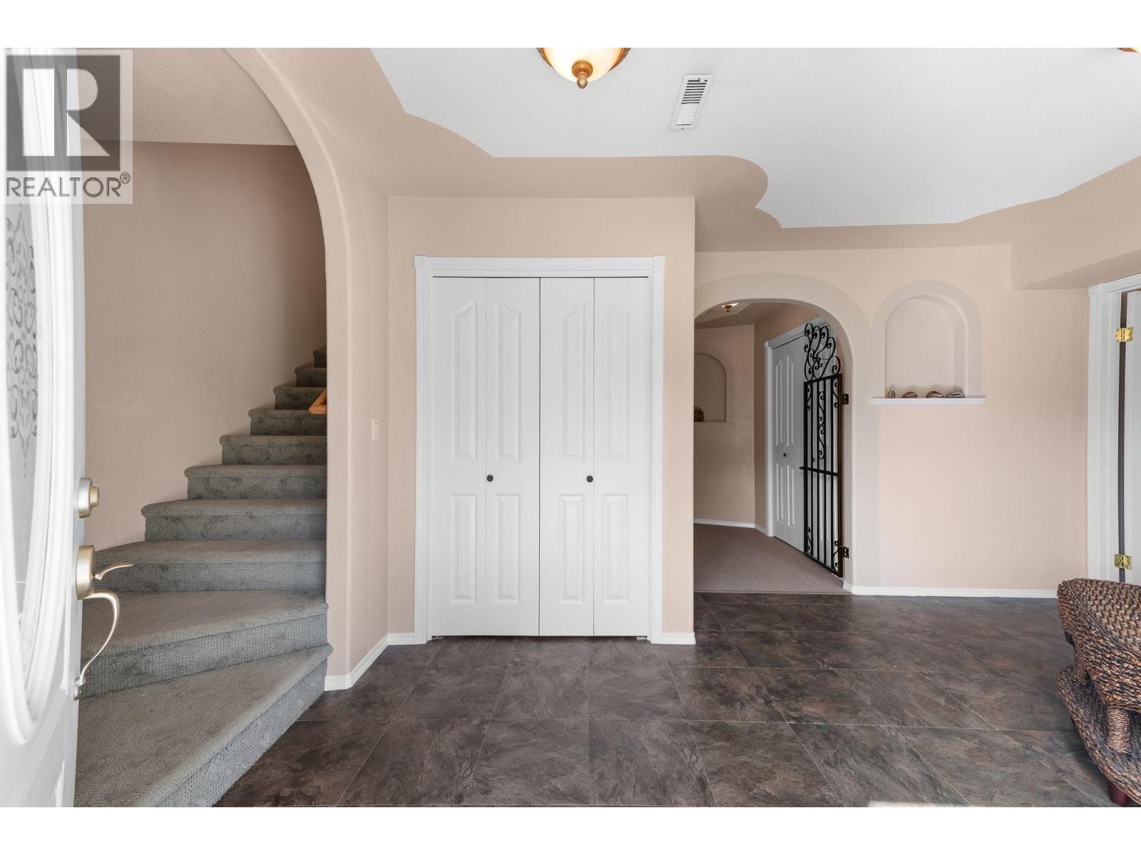 3389 Crestview Road, Creston, British Columbia V0B 1G2 - Photo 2 - 10400819