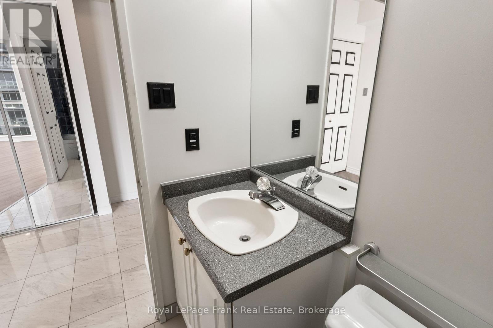 2910 - 736 Bay Street, Toronto, Ontario  M5G 2M4 - Photo 23 - C13787390