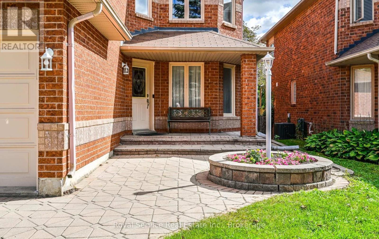 1636 Edenwood Drive, Oshawa, Ontario  L1G 7Y6 - Photo 4 - E13787284
