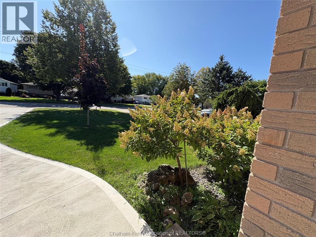 461 Mcnaughton Avenue West, Chatham, Ontario  N7L 4K3 - Photo 6 - 26021932