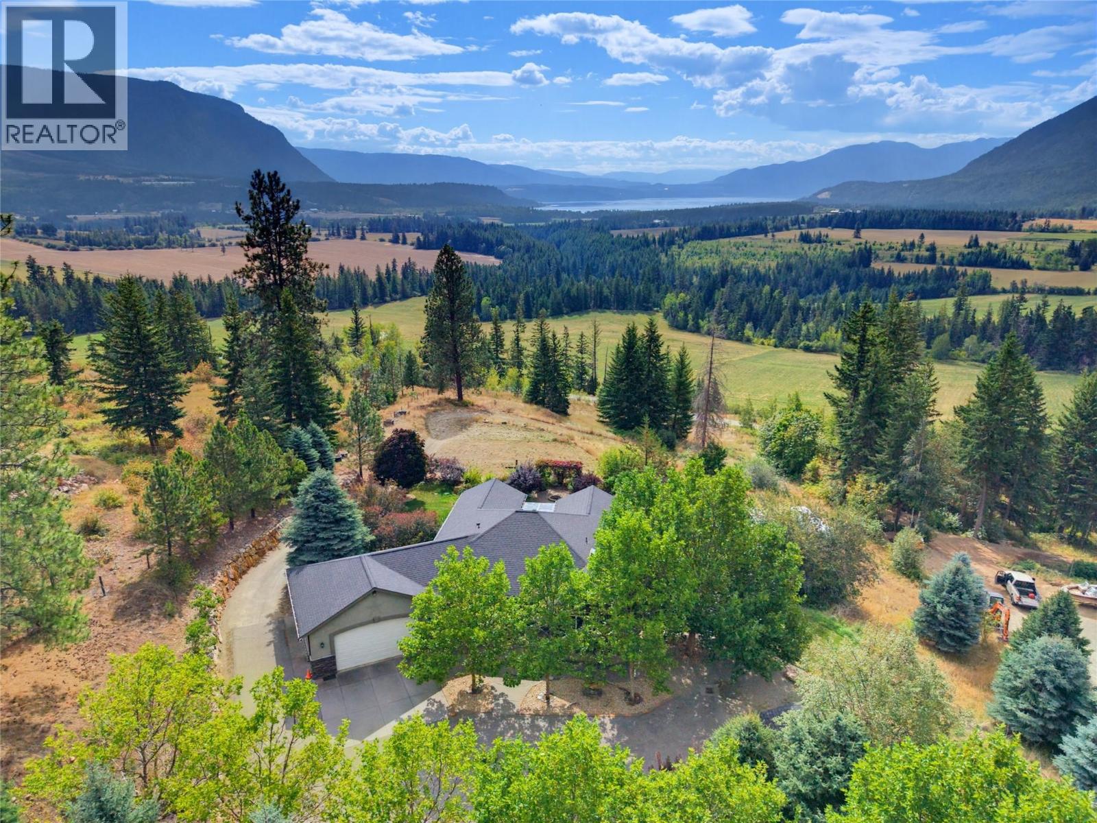 2708 Sunridge Place, Tappen, British Columbia