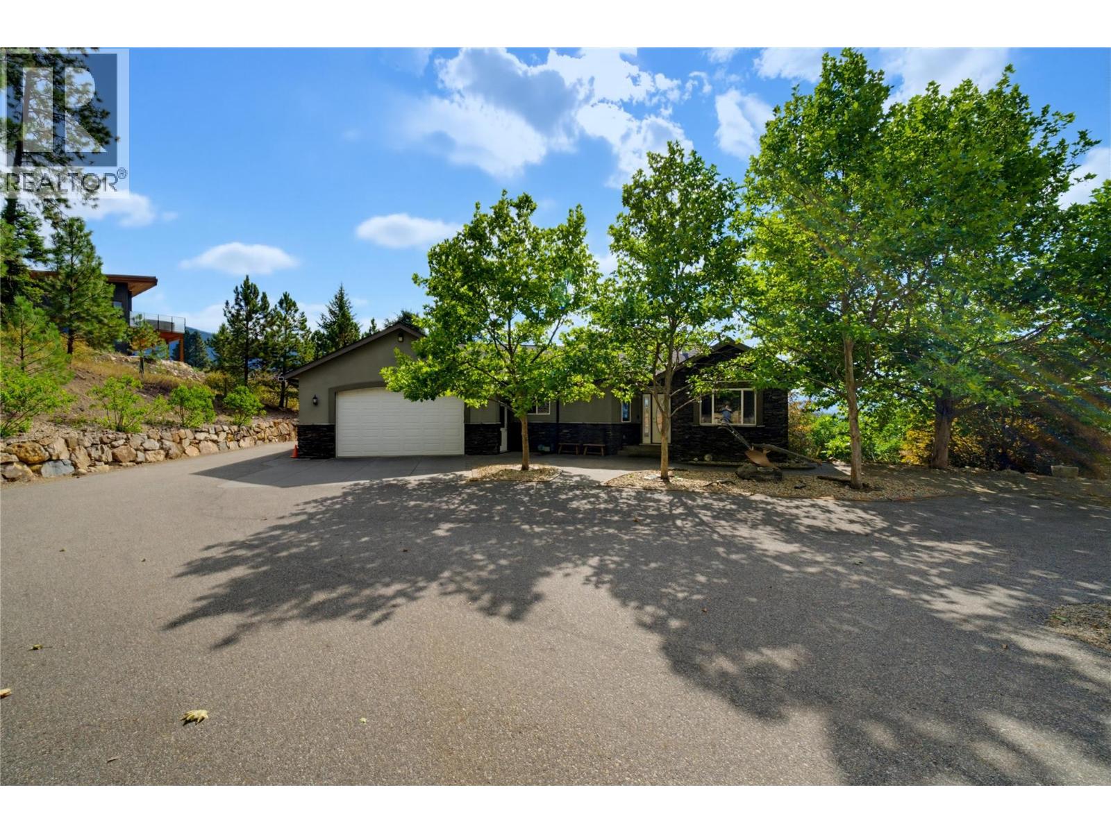 2708 Sunridge Place, Tappen, British Columbia  V0E 2X3 - Photo 2 - 10399675
