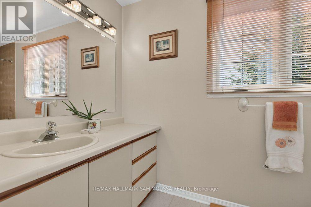 1104 Grenon Avenue, Ottawa, Ontario  K2B 8N3 - Photo 35 - X13787484
