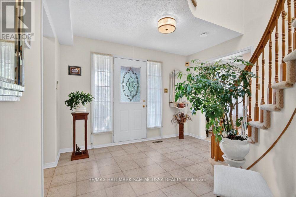 1104 Grenon Avenue, Ottawa, Ontario  K2B 8N3 - Photo 4 - X13787484