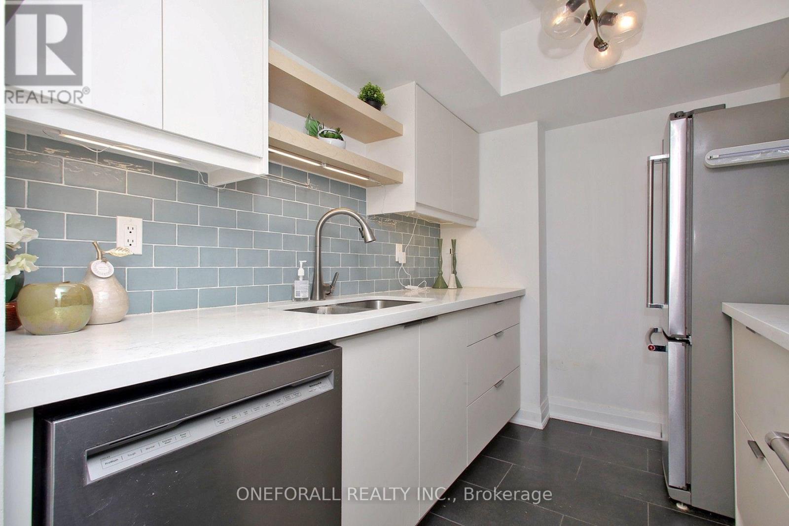 633 - 222 The Esplanade, Toronto (Waterfront Communities), Ontario  M5A 4M8 - Photo 8 - C13787320