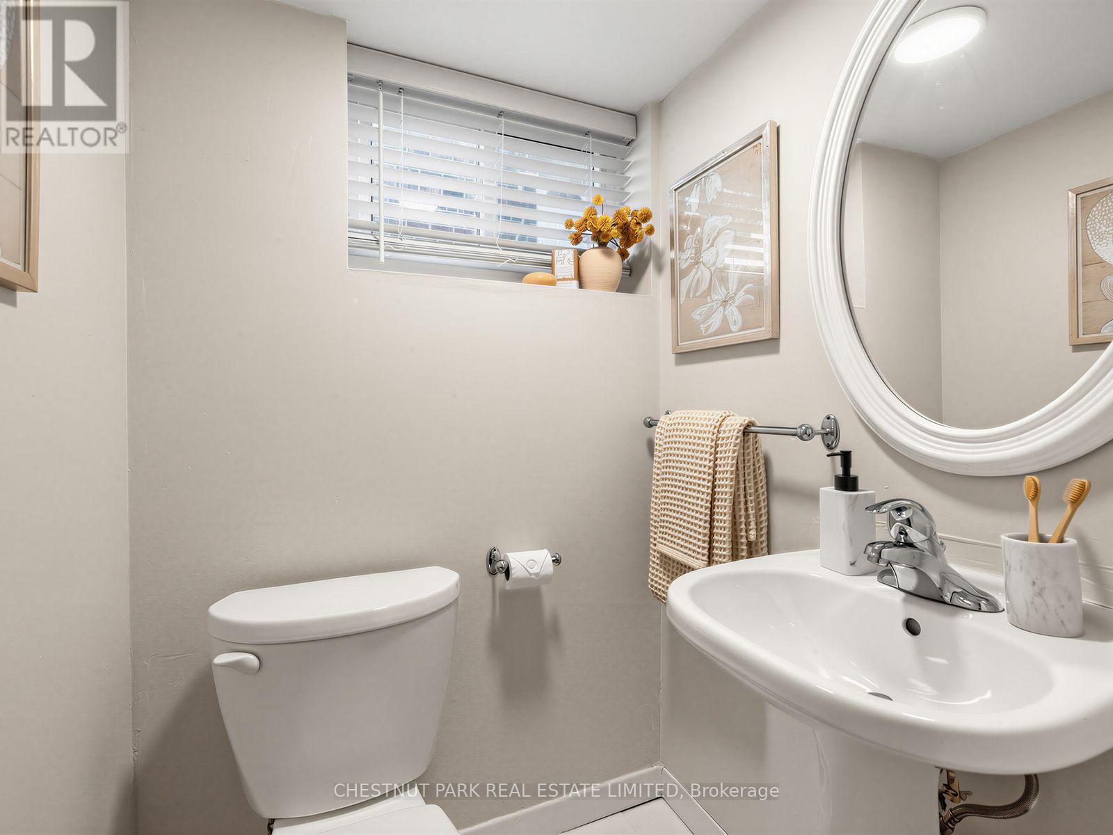 8 Beaufield Avenue, Toronto, Ontario  M4G 3R3 - Photo 22 - C13787372