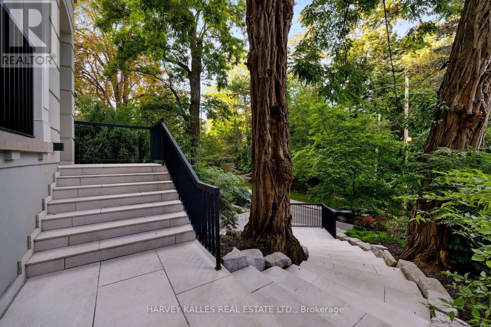 17a Avondale Road, Toronto, Ontario  M4W 2R7 - Photo 6 - C13787378