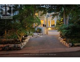 17A AVONDALE ROAD, Toronto, Ontario