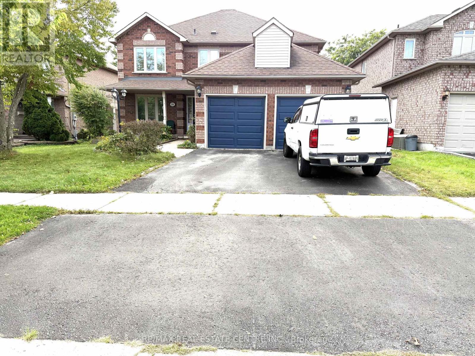 28 MCIVOR STREET, Whitby, Ontario