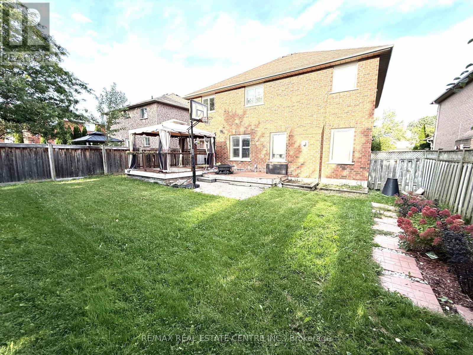 28 Mcivor Street, Whitby, Ontario  L1R 2L7 - Photo 41 - E13787360