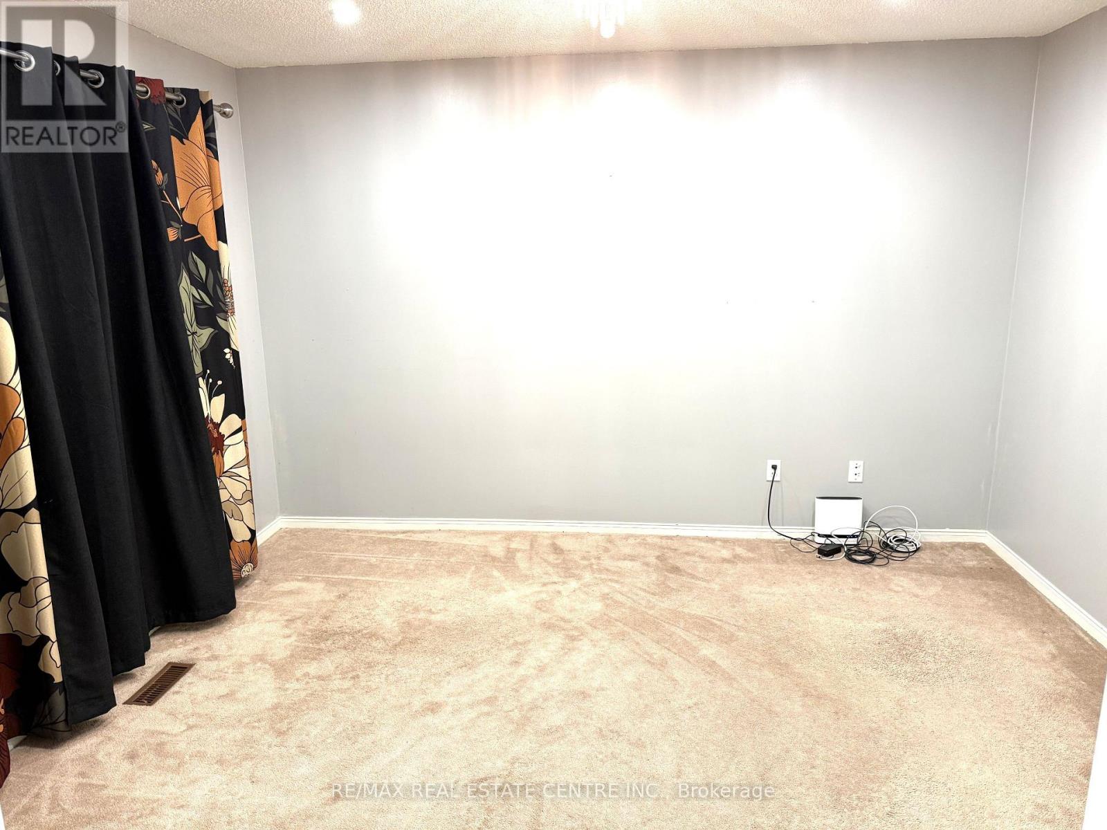28 Mcivor Street, Whitby, Ontario  L1R 2L7 - Photo 6 - E13787360