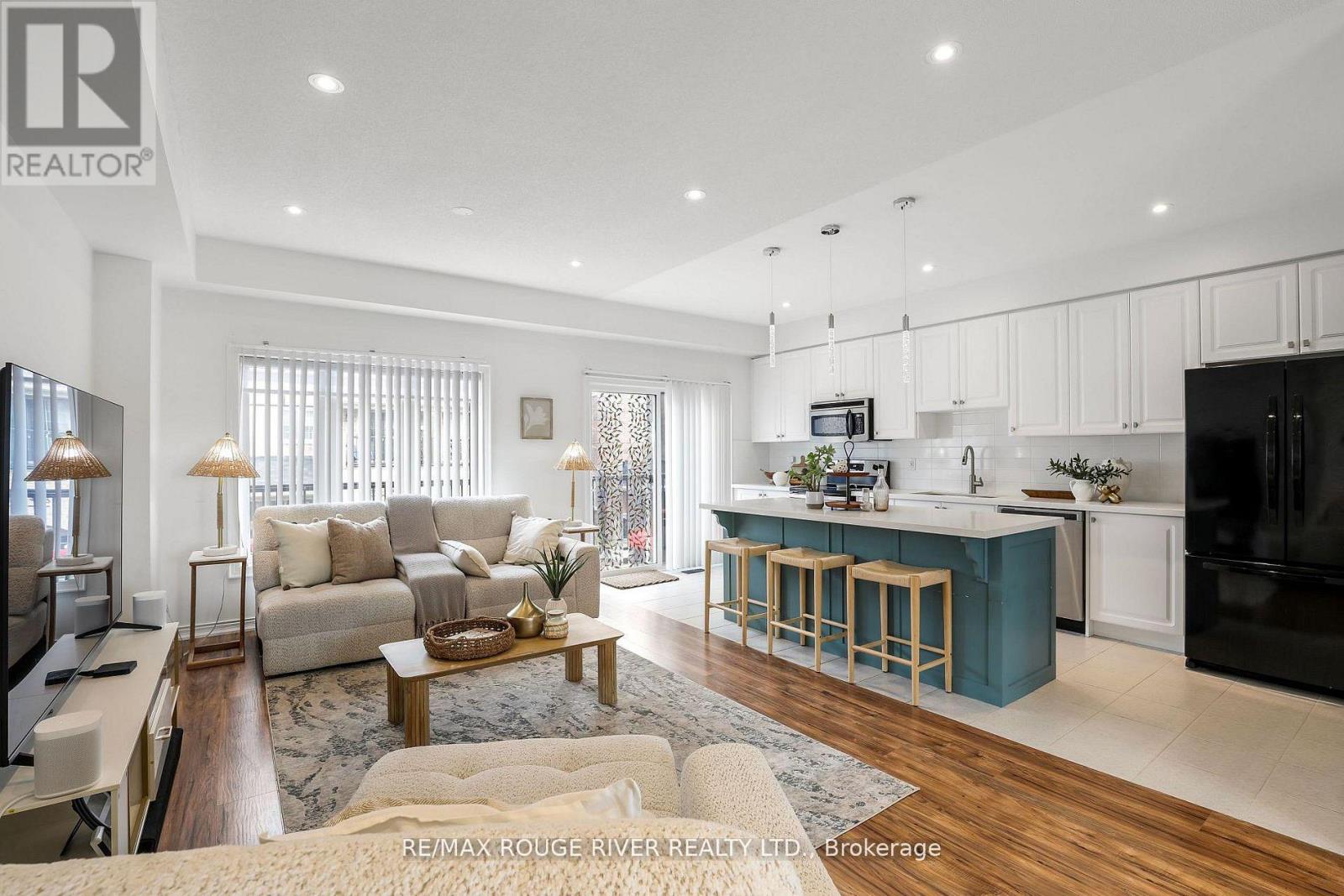 17 Devineridge Avenue, Ajax (Central East), Ontario  L1Z 0T1 - Photo 9 - E13787486