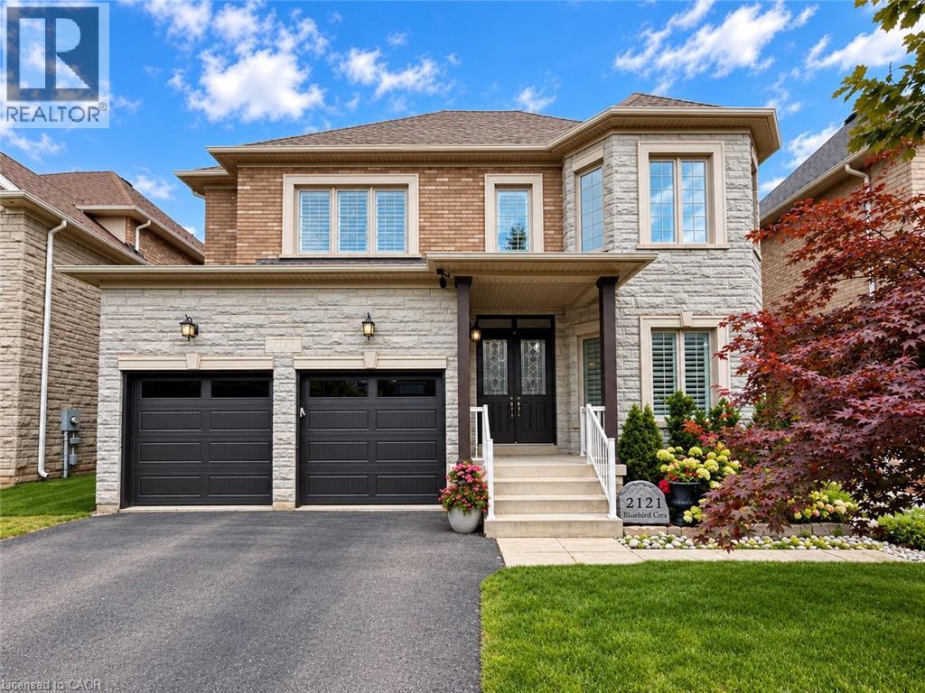 2121 BLACKFOREST Crescent, Oakville, Ontario