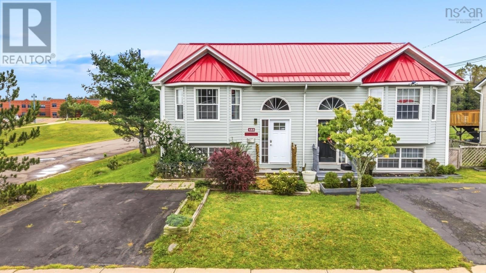 453 Young Street, Truro, Nova Scotia  B2N 3Y8 - Photo 2 - 202623379
