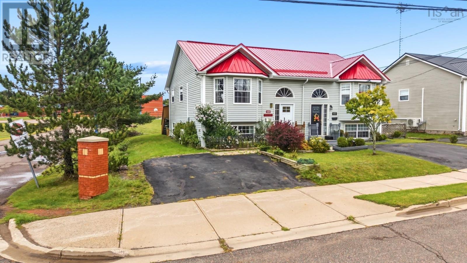 453 Young Street, Truro, Nova Scotia  B2N 3Y8 - Photo 5 - 202623379