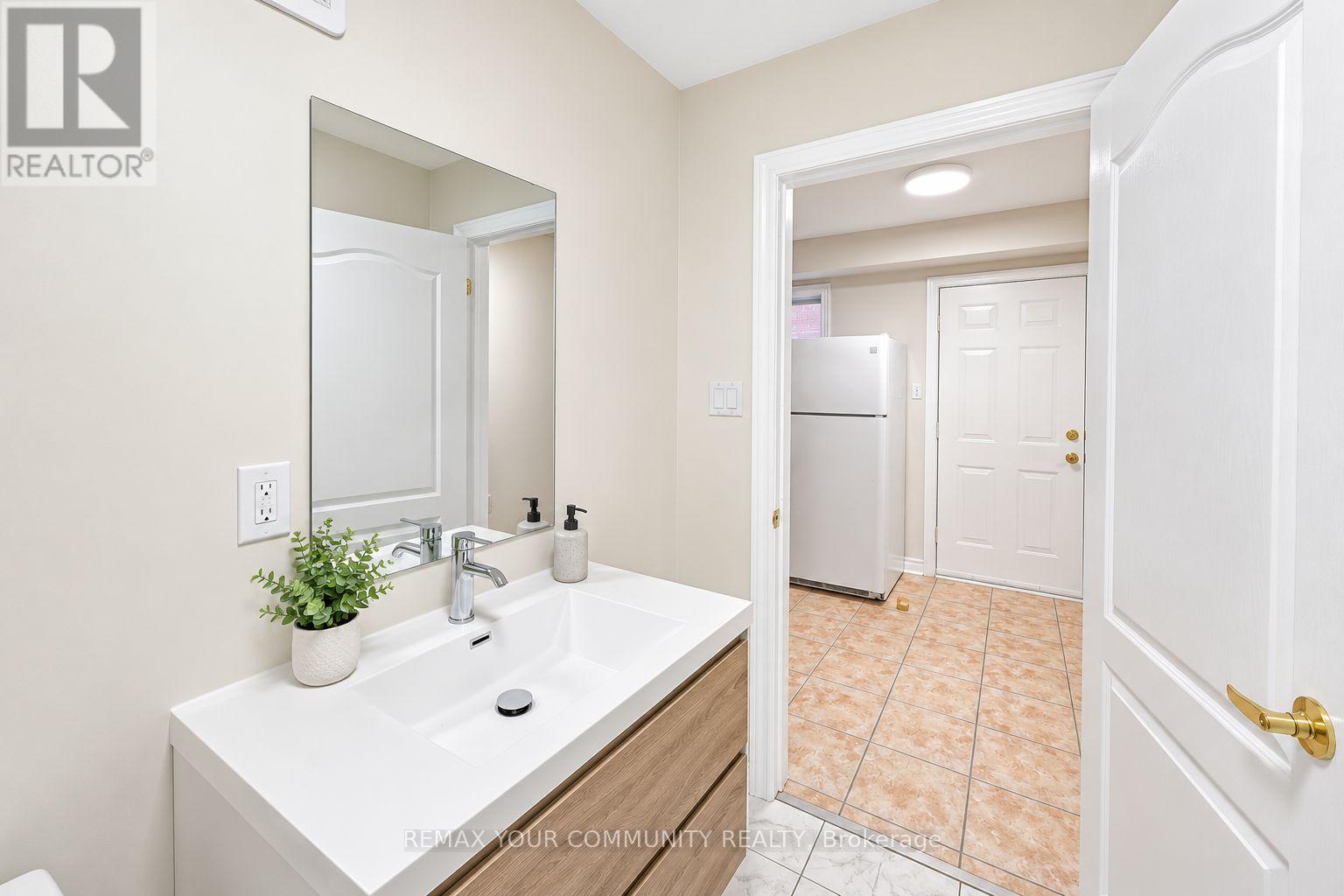 Ground Level - 46 Belwood Boulevard, Vaughan, Ontario  L4K 5H4 - Photo 11 - N13787368