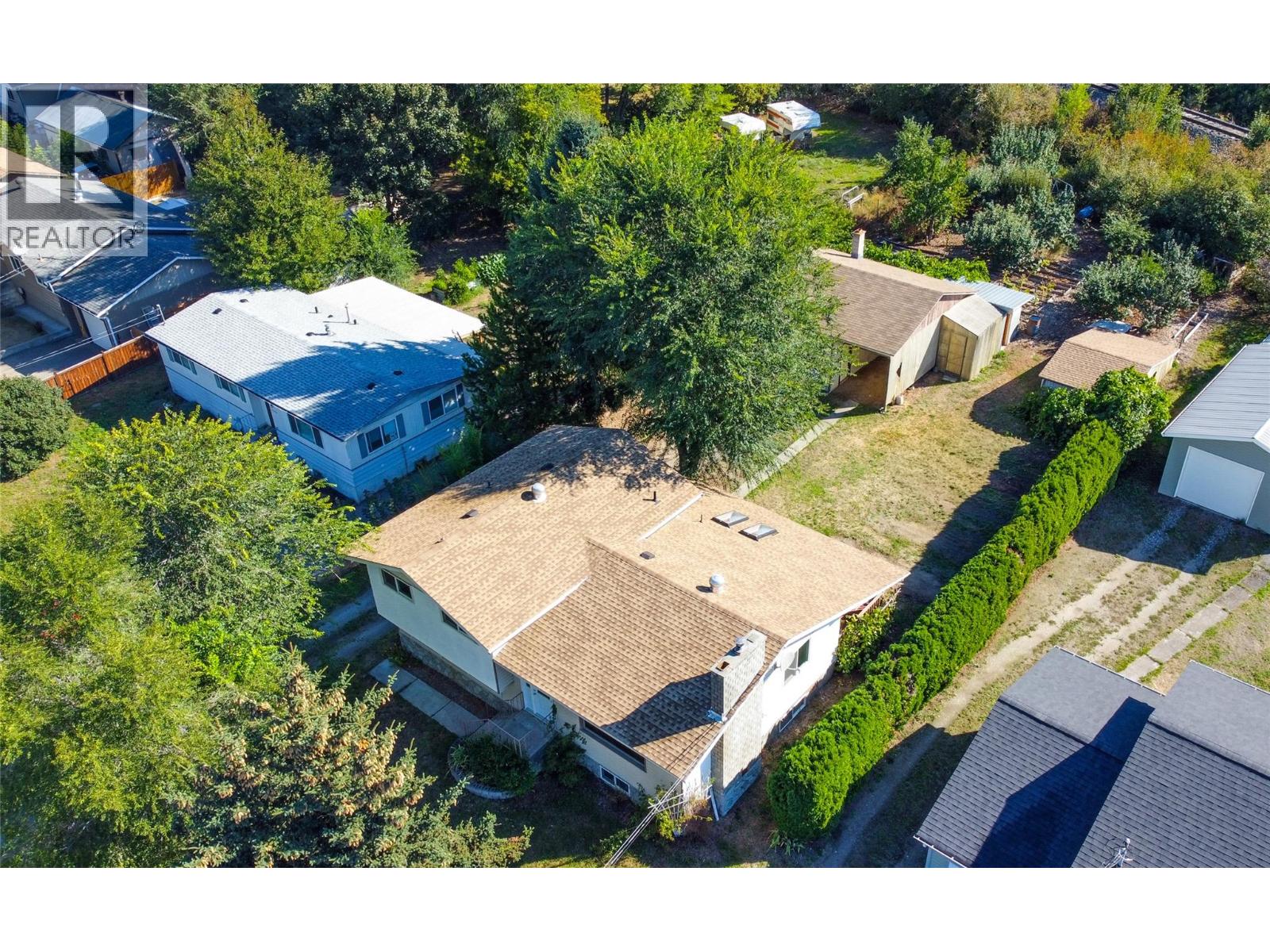 1240 Serene Drive, Spallumcheen, British Columbia  V4Y 0N9 - Photo 42 - 10400005