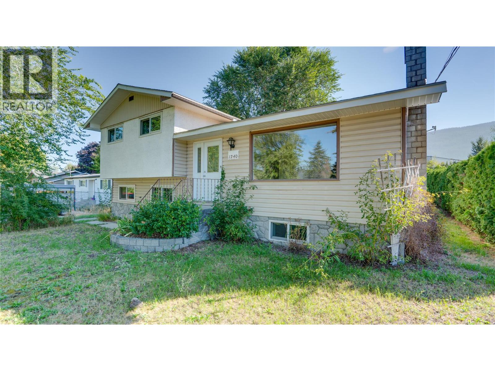 1240 Serene Drive, Spallumcheen, British Columbia  V4Y 0N9 - Photo 2 - 10400005