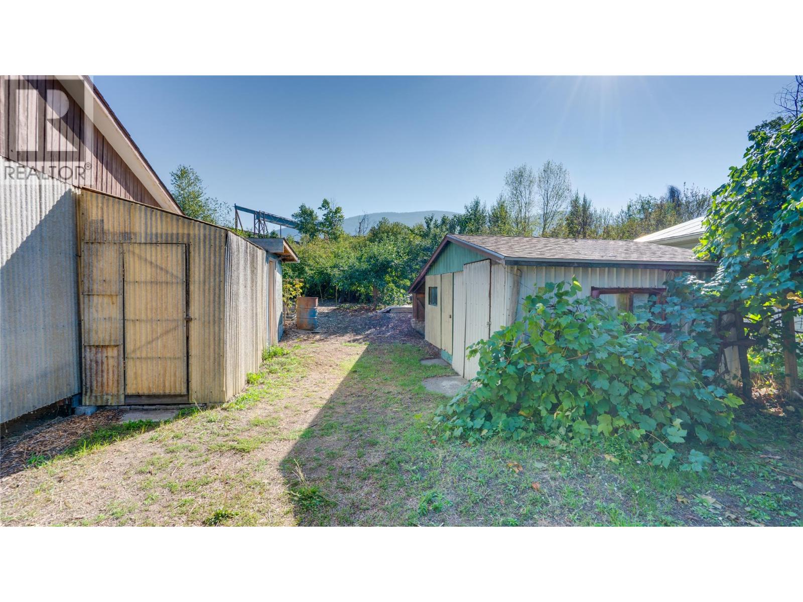 1240 Serene Drive, Spallumcheen, British Columbia  V4Y 0N9 - Photo 52 - 10400005