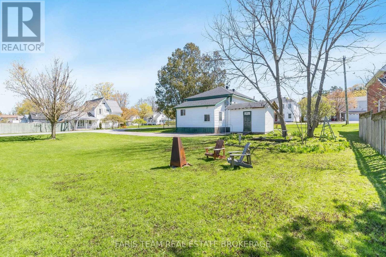 16 Peel Street, Penetanguishene, Ontario  L9M 1A6 - Photo 28 - S13787304