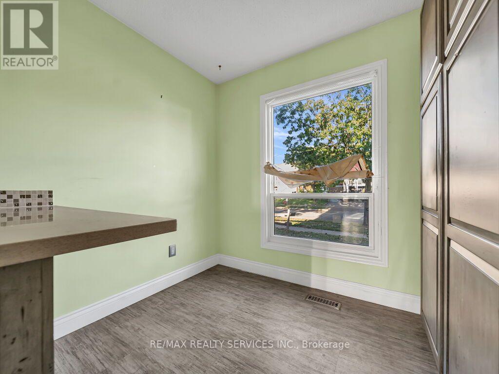 41 Simmons Boulevard, Brampton (Madoc), Ontario  L6V 3V4 - Photo 10 - W13787236