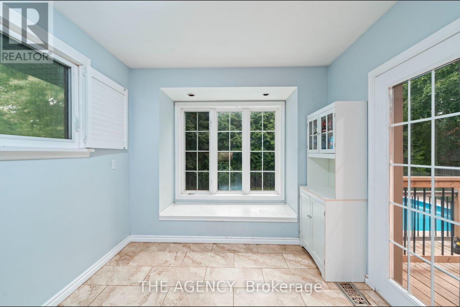 261 Wales Crescent, Oakville, Ontario  L6L 3X8 - Photo 10 - W13787344