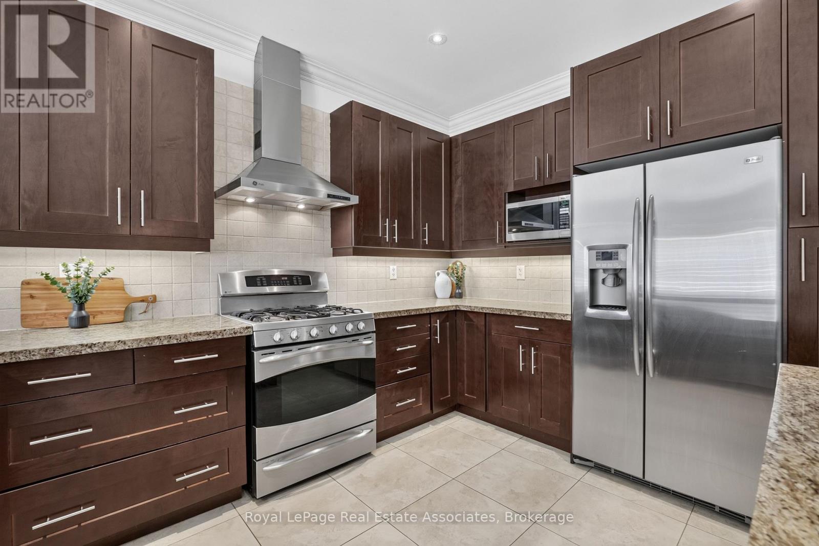2320 Wuthering Heights Way, Oakville (Bc Bronte Creek), Ontario  L6M 0E7 - Photo 12 - W13787404
