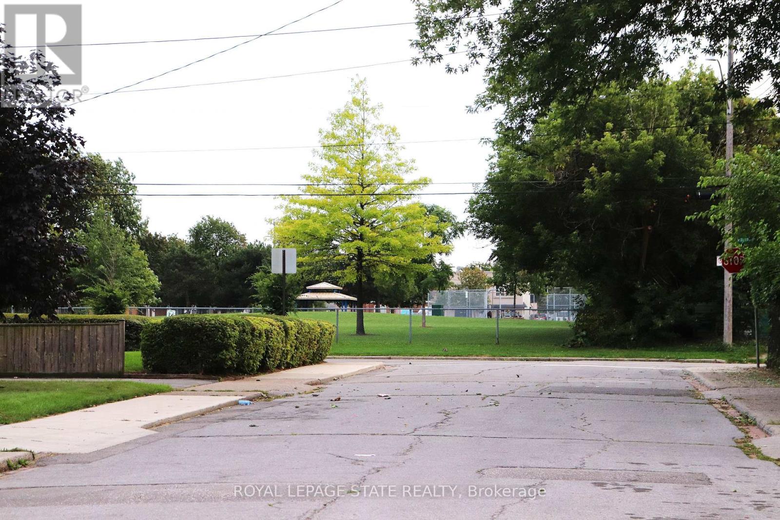 348 Weir Street N, Hamilton, Ontario  L8H 5G7 - Photo 3 - X13787296