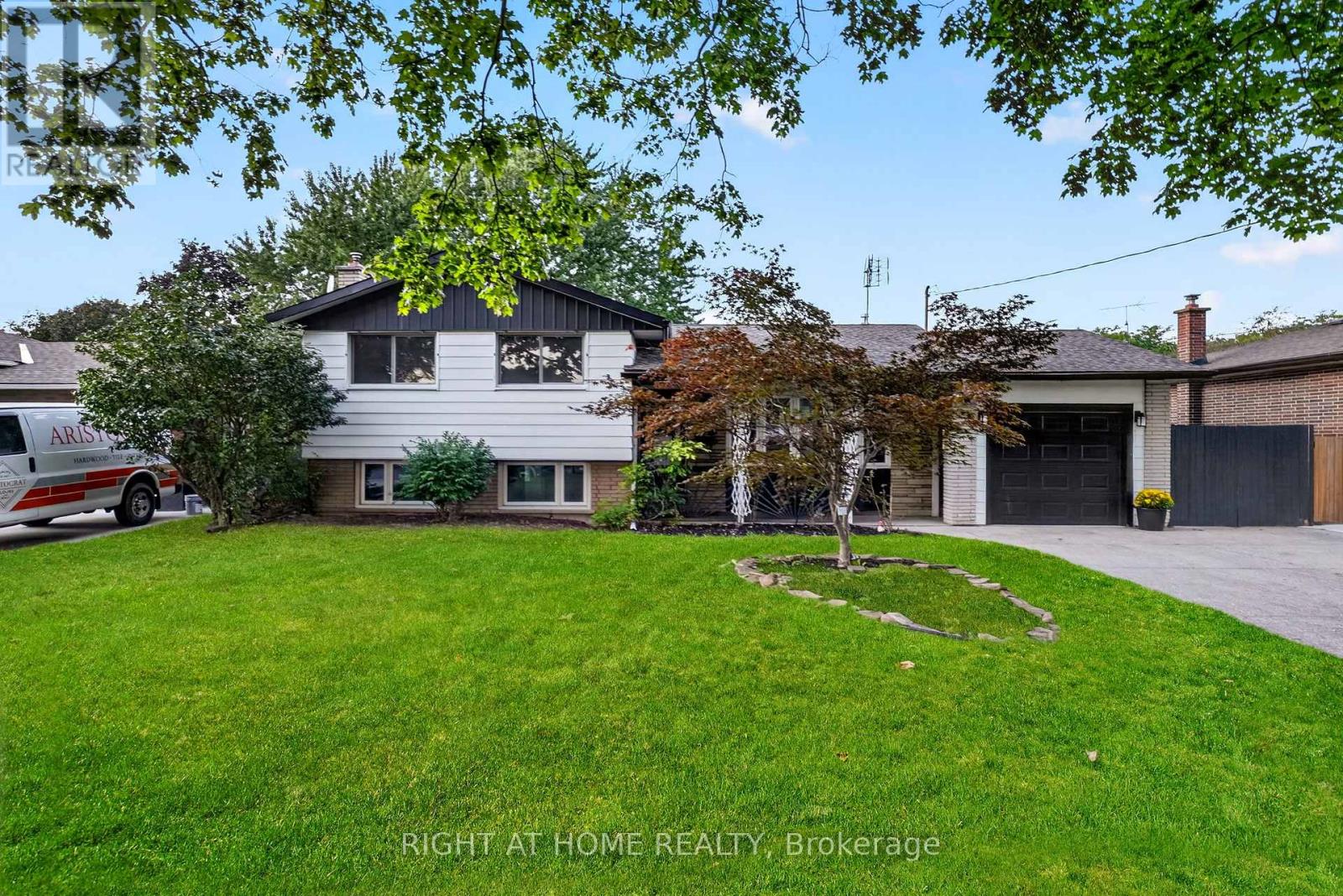 19 BRENTWOOD DRIVE, St. Catharines, Ontario