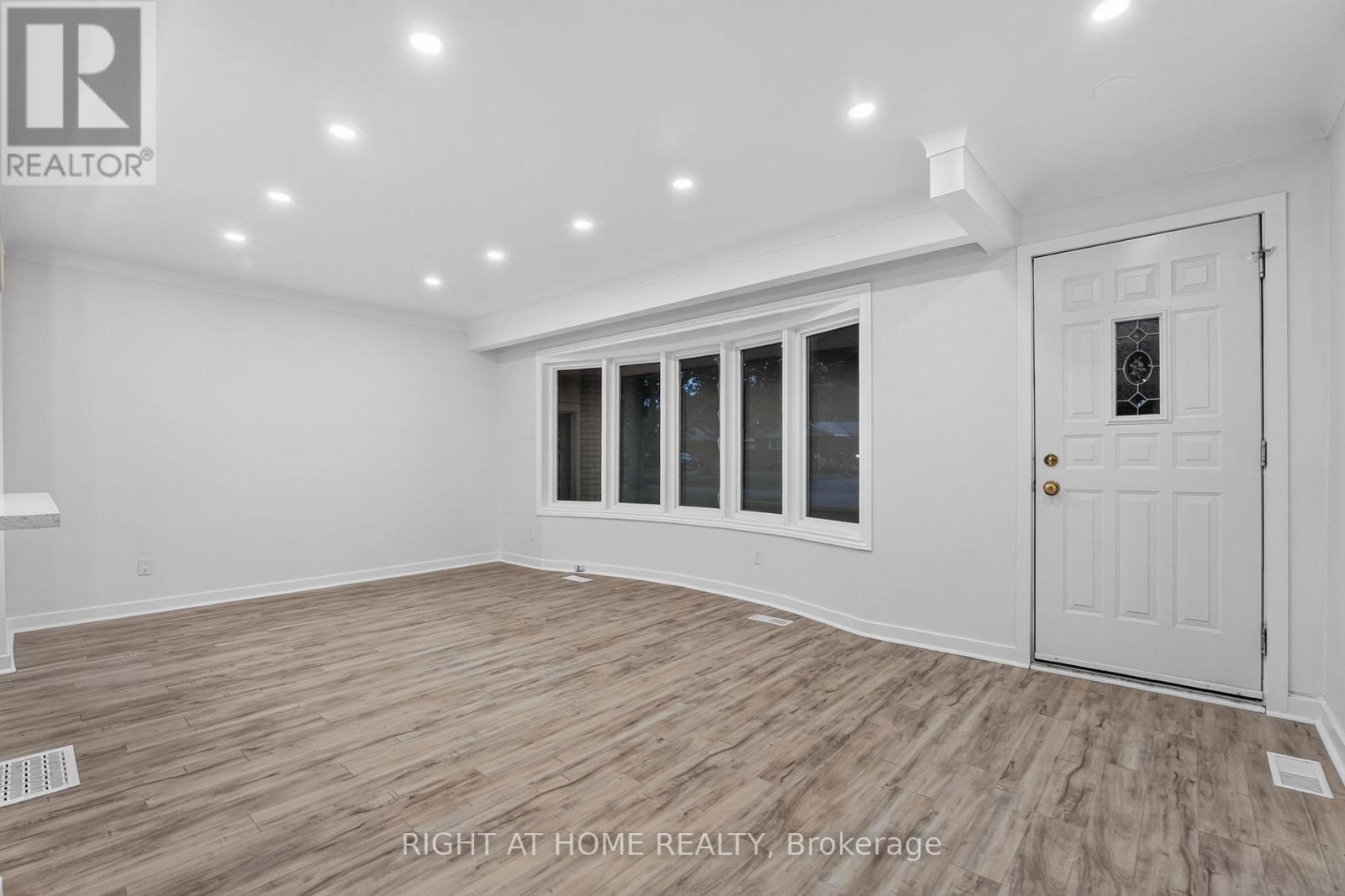19 Brentwood Drive, St. Catharines, Ontario  L2M 4M1 - Photo 5 - X13787418