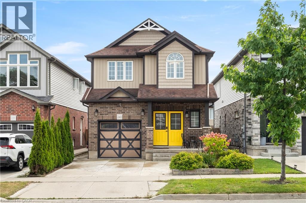 243 MOORLANDS Crescent, Kitchener, Ontario