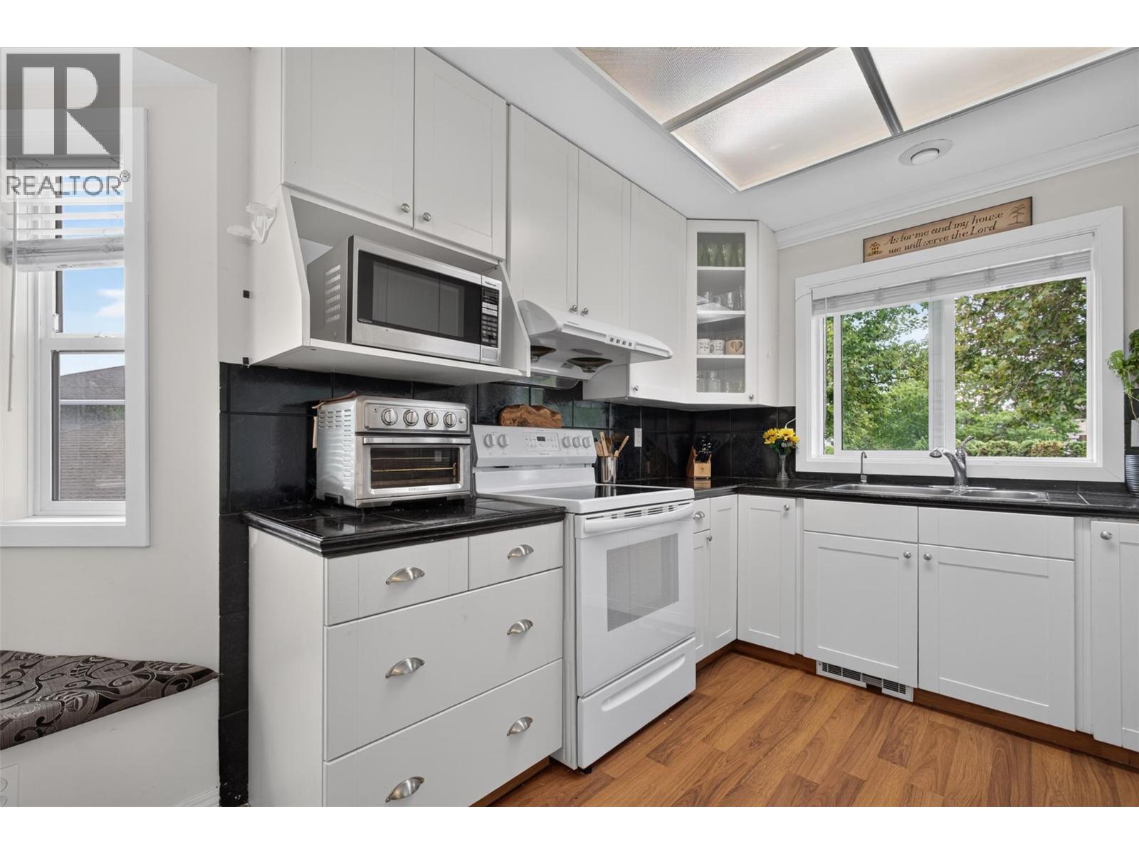 232 Ranchland Court, Kelowna, British Columbia  V1V 1S3 - Photo 4 - 10399088
