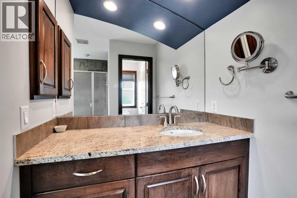 250 Kingsbury View Se, Airdrie, Alberta  T4A 0E6 - Photo 37 - A2345073