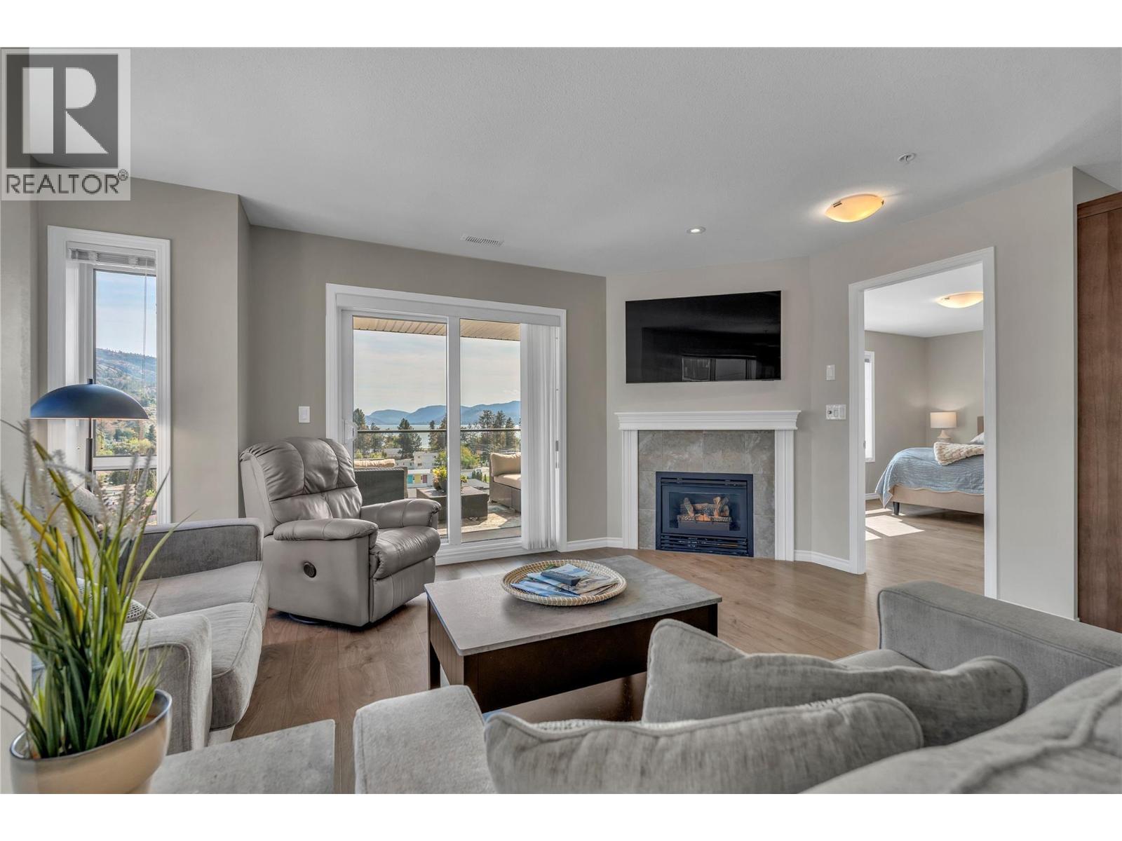 3388 Skaha Lake Road Unit# 807, Penticton, British Columbia  V2A 6G4 - Photo 2 - 10400730