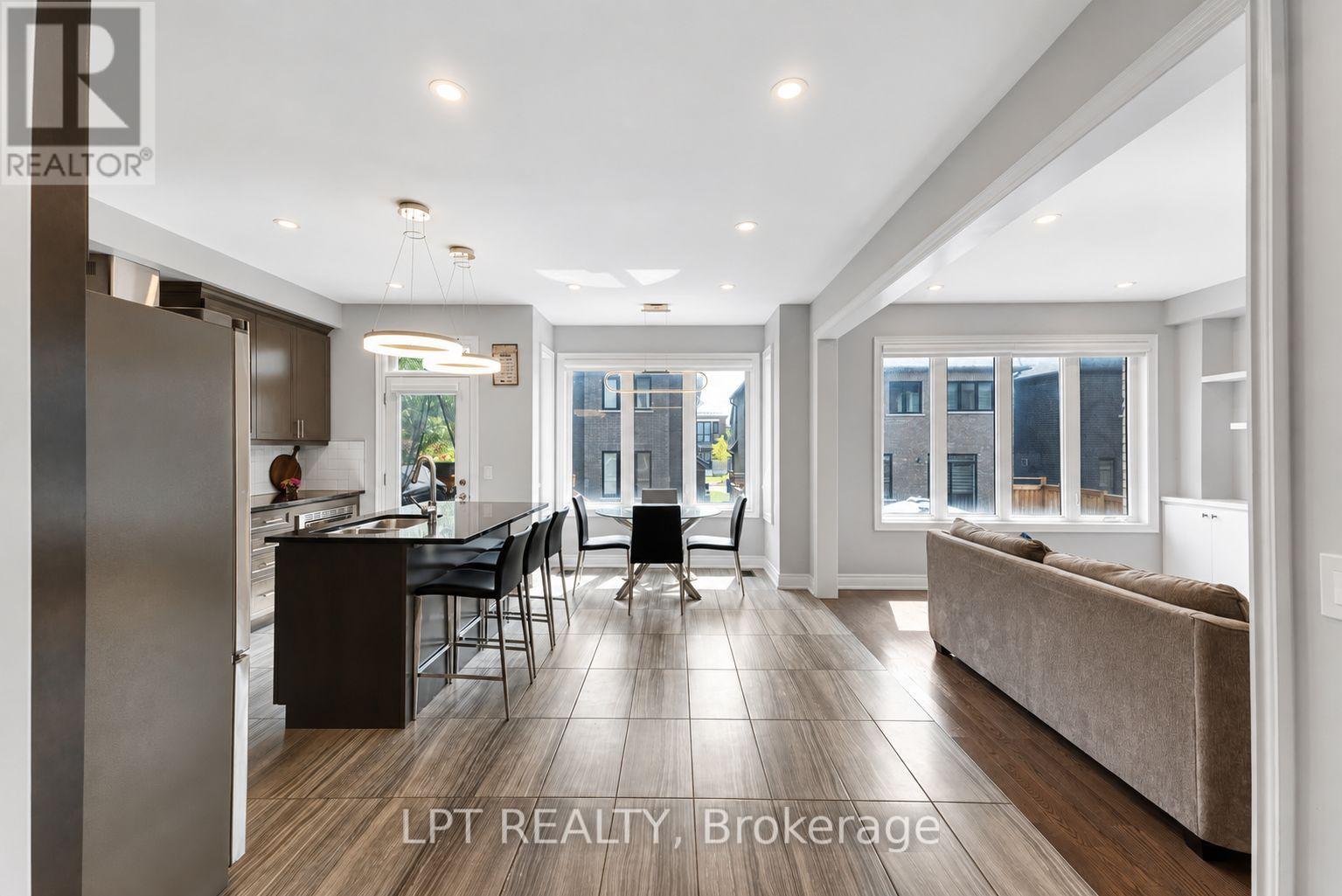 33 Mondial Crescent, East Gwillimbury, Ontario  L9N 0S1 - Photo 7 - N13708024