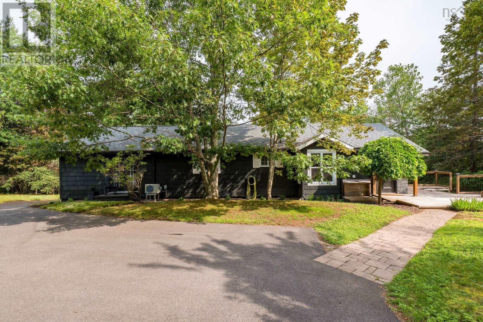 256 Park Street, Kentville, Nova Scotia  B4N 1M8 - Photo 1 - 202623392