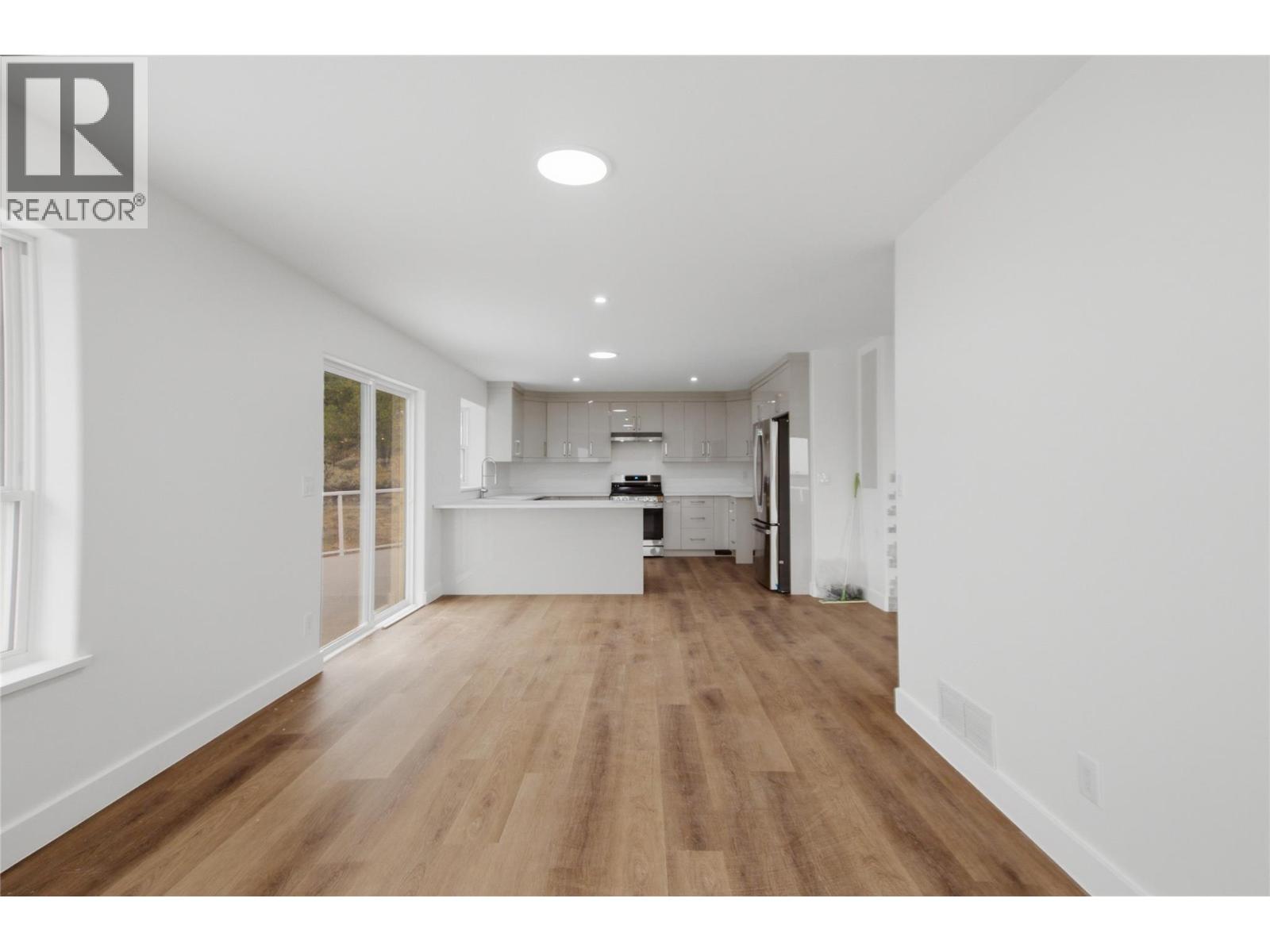 7035 Blackwell Road, Kamloops, British Columbia  V2C 6V8 - Photo 8 - 10400797