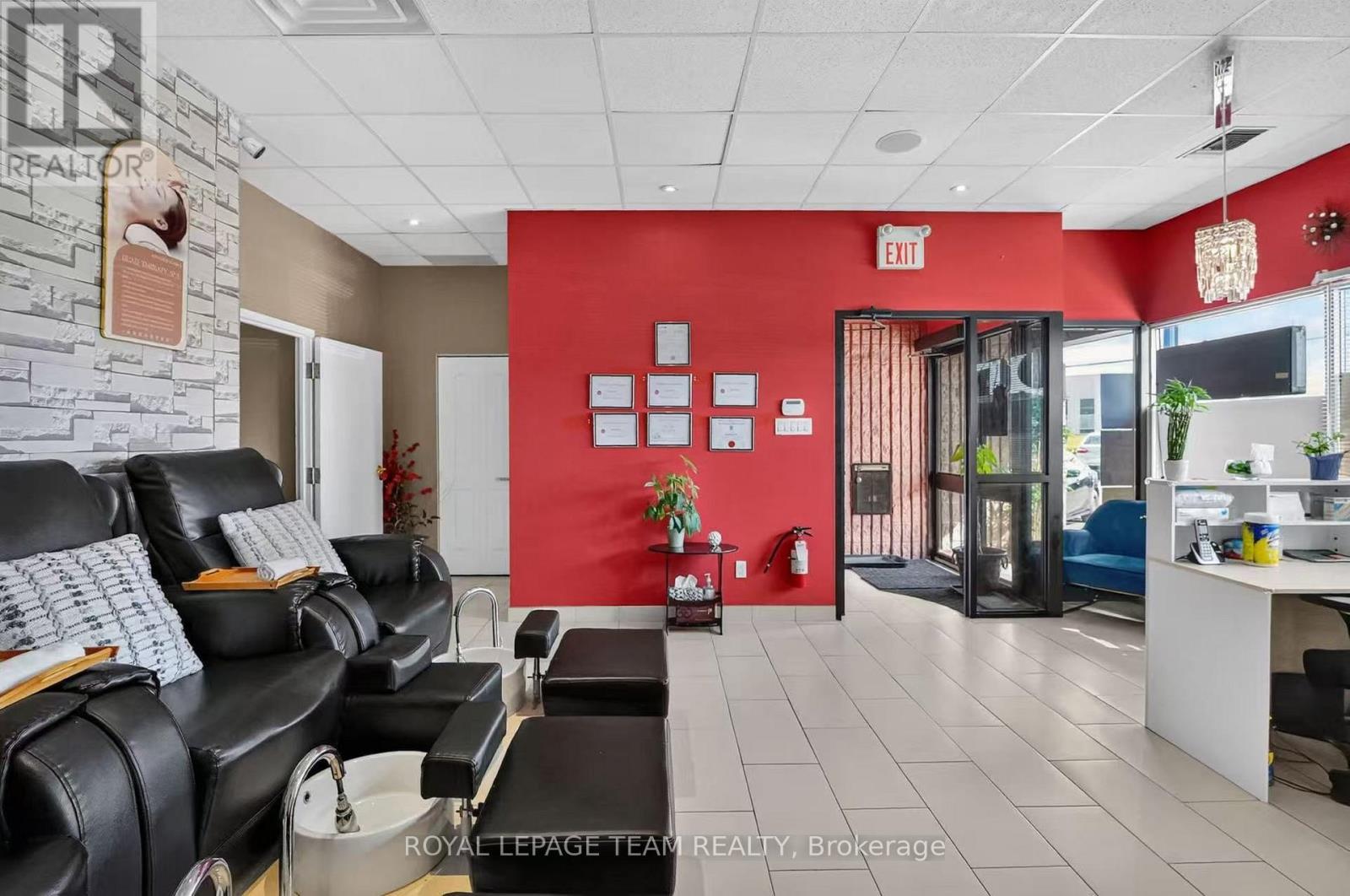 7 - 1950 Merivale Road, Ottawa, Ontario  K2G 5T5 - Photo 3 - X13787556