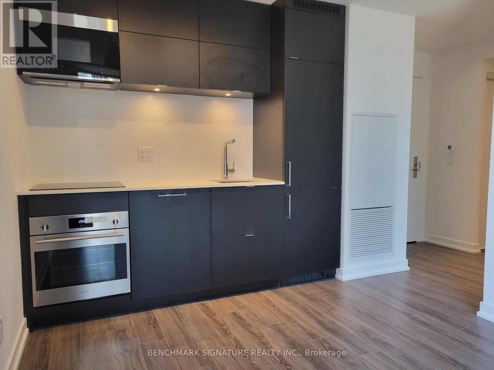 1820 - 20 Edward Street, Toronto, Ontario  M5G 1C9 - Photo 8 - C13787550