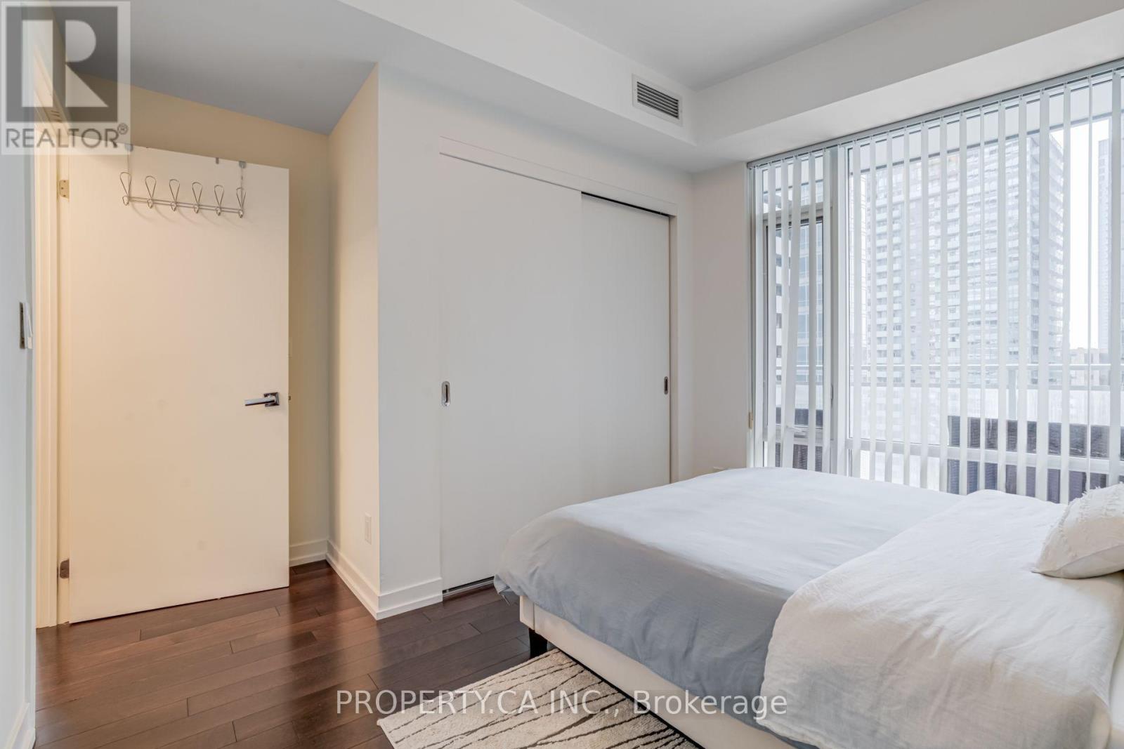 1609 - 21 Widmer Street, Toronto, Ontario  M5V 2E8 - Photo 11 - C13787574