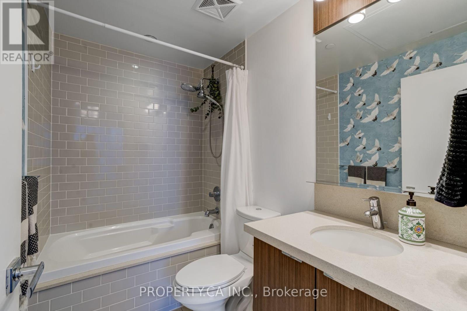 1609 - 21 Widmer Street, Toronto, Ontario  M5V 2E8 - Photo 12 - C13787574