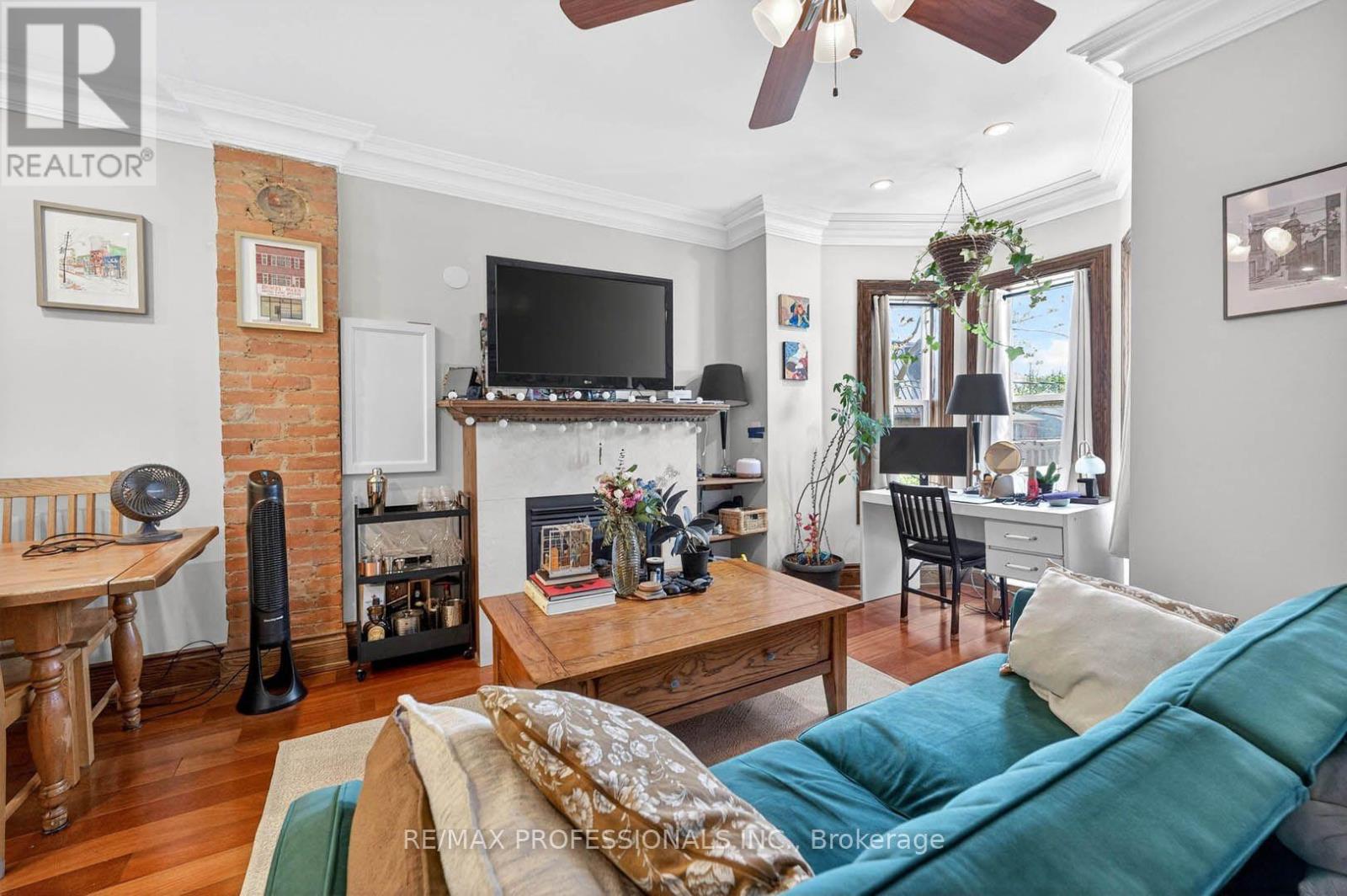 2 Afton Avenue, Toronto, Ontario  M6J 1R7 - Photo 21 - C13787578