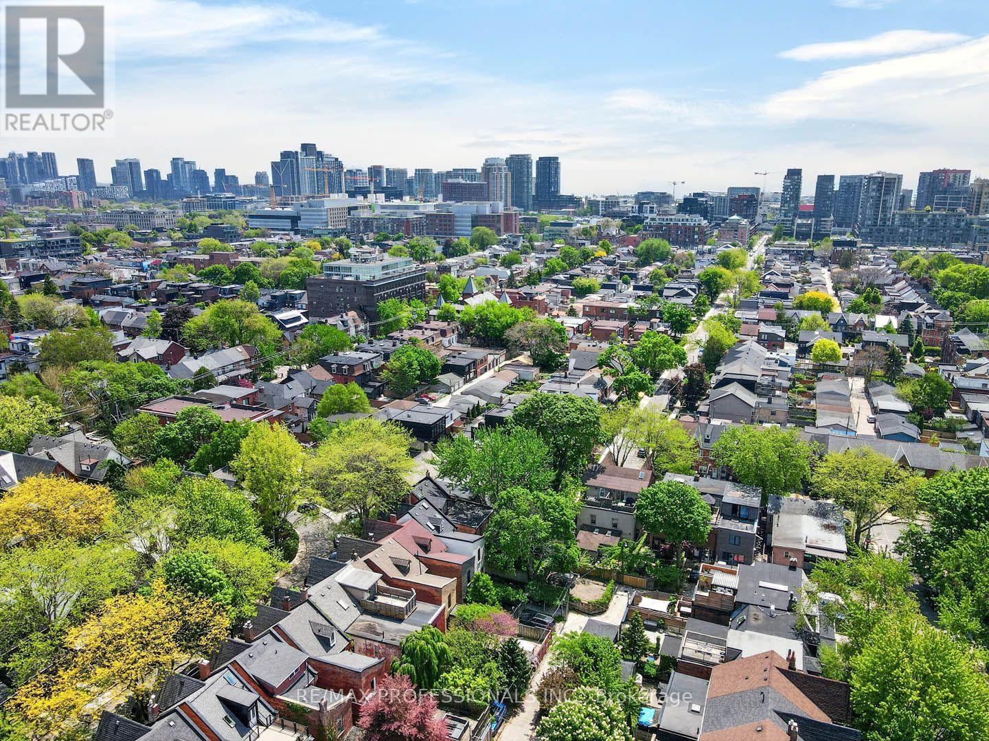 2 Afton Avenue, Toronto, Ontario  M6J 1R7 - Photo 43 - C13787578