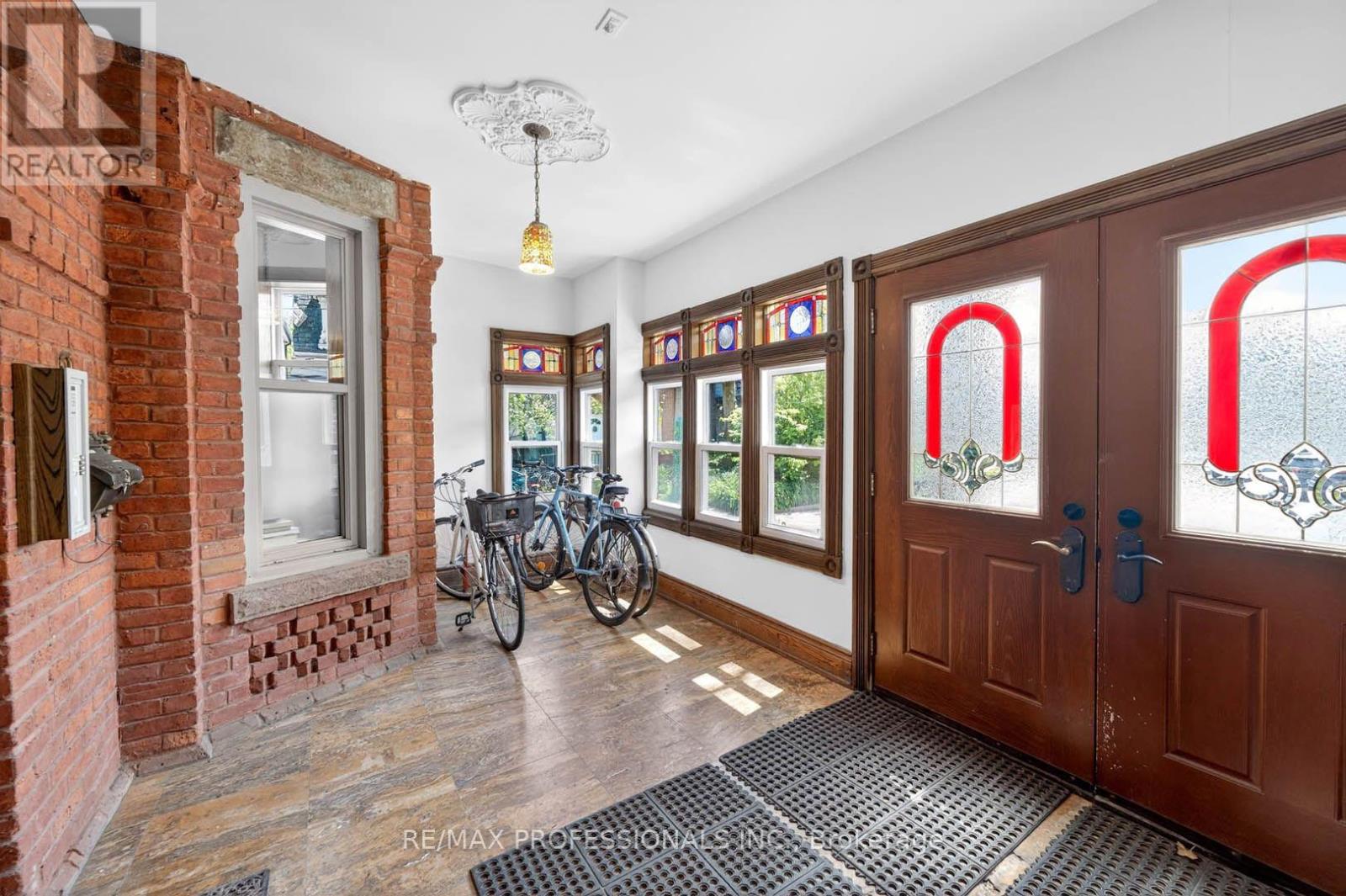 2 Afton Avenue, Toronto, Ontario  M6J 1R7 - Photo 6 - C13787578