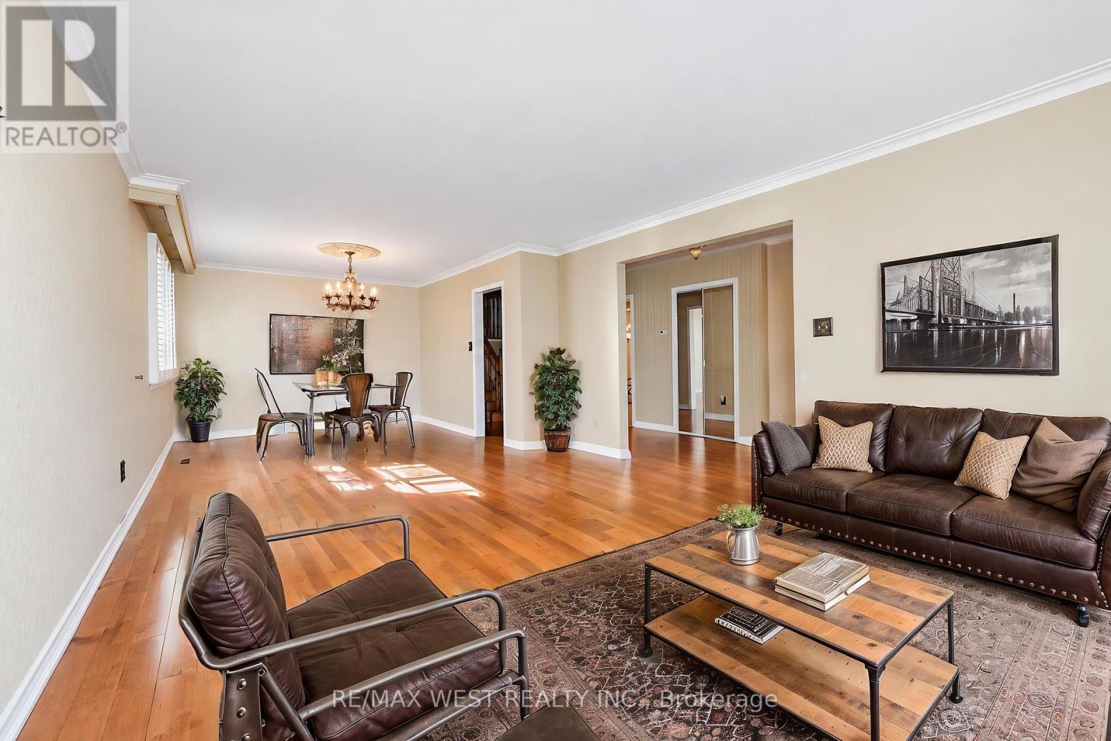 61 Bickerton Crescent, Toronto, Ontario  M2J 3T2 - Photo 3 - C13787582