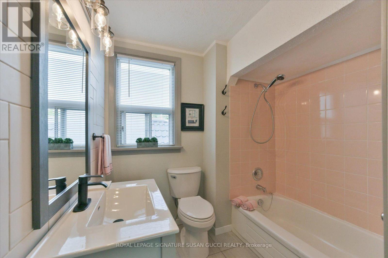 8 Sutherland Avenue, Toronto, Ontario  M4C 1R9 - Photo 24 - E13787528
