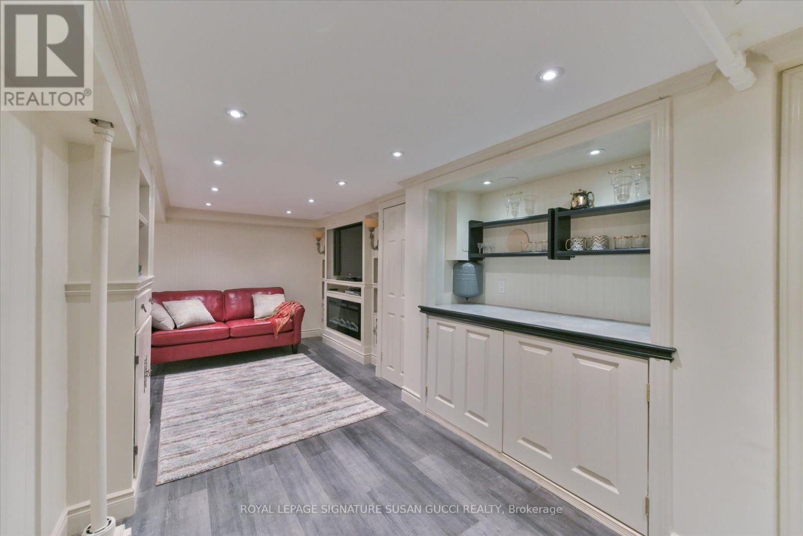 8 Sutherland Avenue, Toronto, Ontario  M4C 1R9 - Photo 27 - E13787528