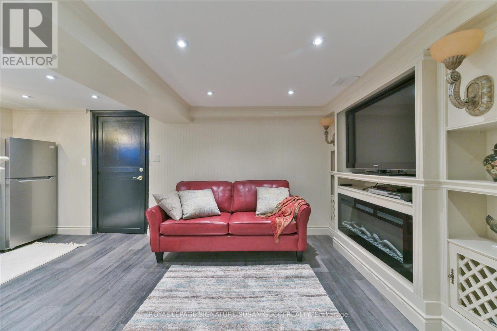 8 Sutherland Avenue, Toronto, Ontario  M4C 1R9 - Photo 29 - E13787528